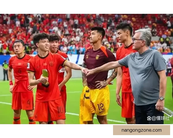 中国足球队备战世界杯预选赛 新帅计划打造年轻化阵容迎战强敌